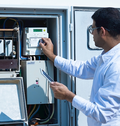 فحص عداد الكهرباء