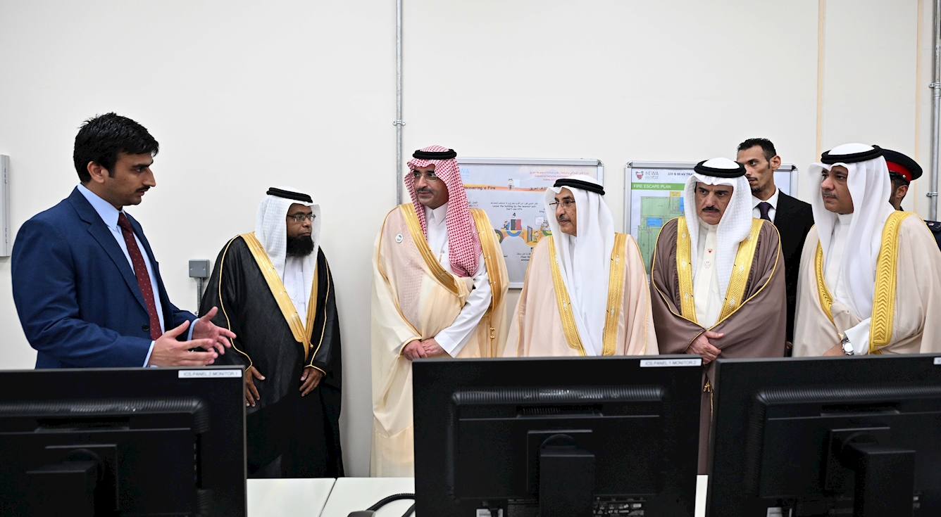 معالي الشيخ خالد بن عبد الله يفتتح محطتي نقل الكهرباء وتوزيع المياه في مدينة الحد الإسكانية بكلفة تفوق 85 مليون دولار