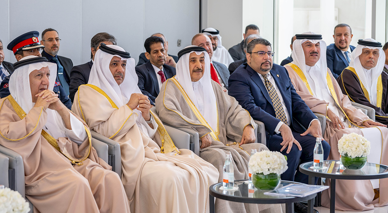 زيارة صاحب المعالي الشيخ خالد بن عبد الله آل خليفة، نائب رئيس مجلس الوزراء، إلى مركز التحكم التابع لهيئة الكهرباء والماء
