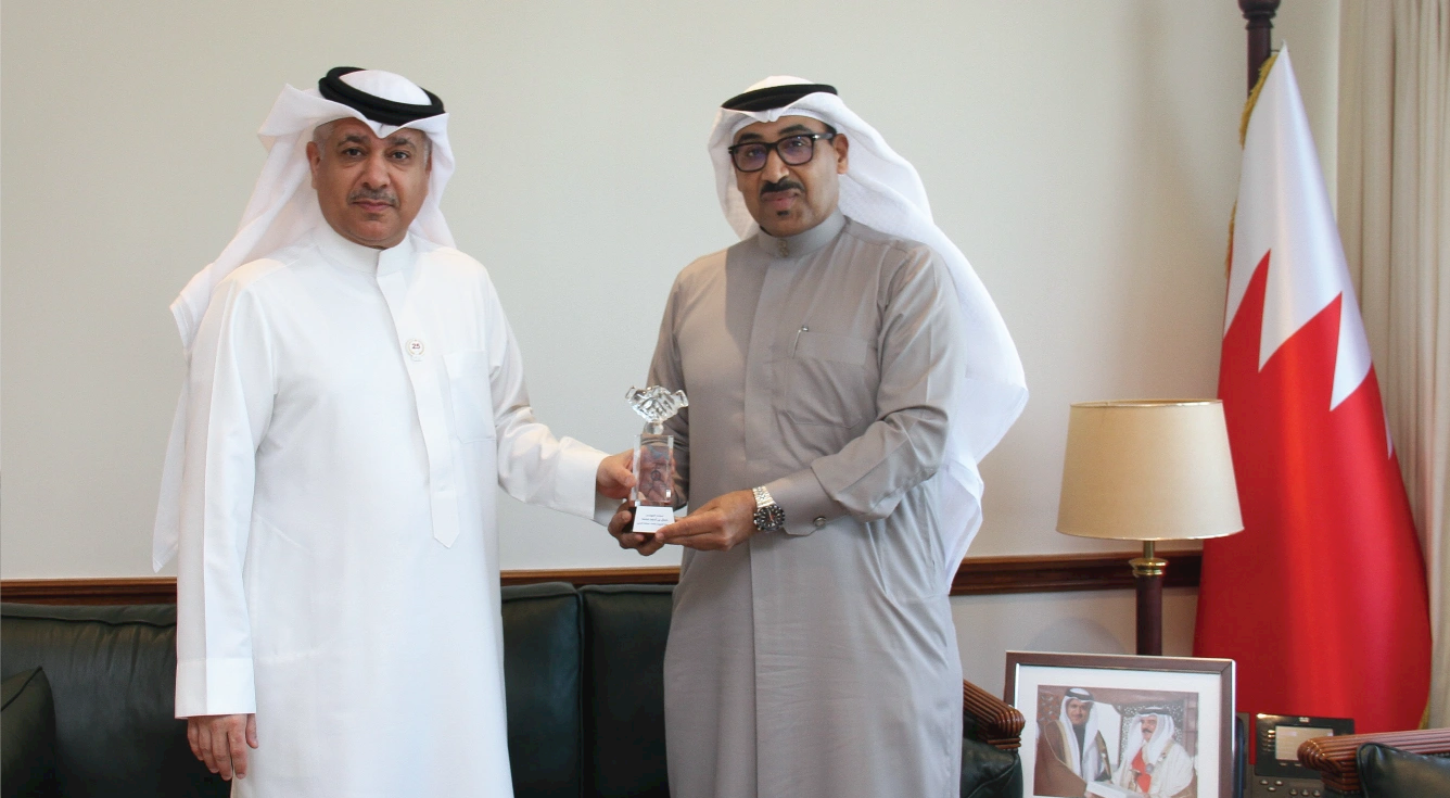 رئيس هيئة الكهرباء والماء يؤكد الحرص على تعزيز أوجه التعاون والتنسيق المشترك لمواكبة التطورات التقنية الحديثة