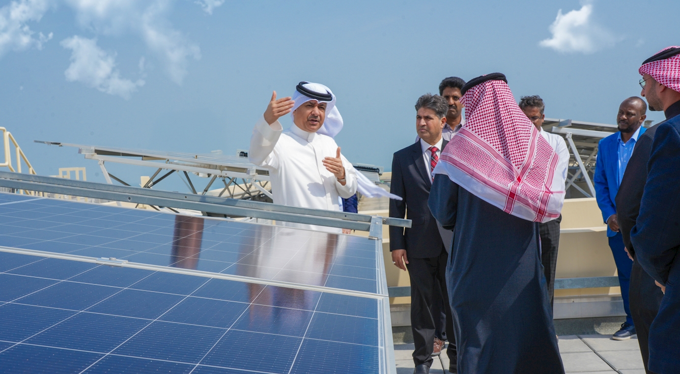 رئيس هيئة الكهرباء والماء: الانتهاء من مشروع تركيب أنظمة الطاقة الشمسية في محطة مدينة خليفة لتوزيع المياه