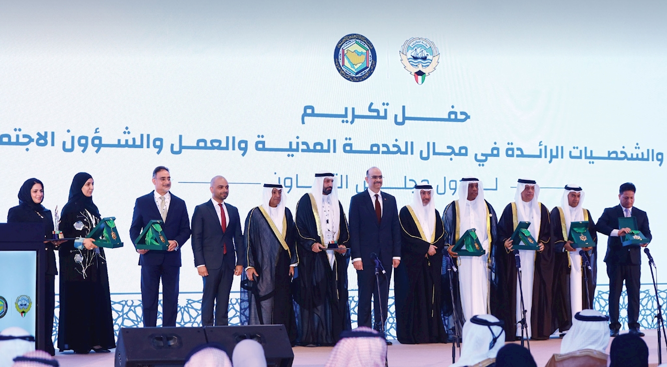 EWA President Congratulates Vice President Ali Al Nemah on Receiving the GCC Civil Service Medal